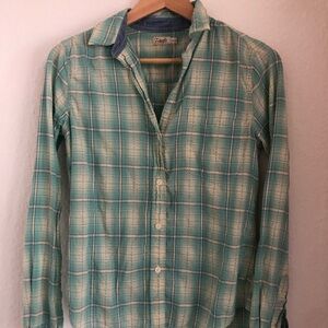 Women’s Faherty Lightweight button-down plaid